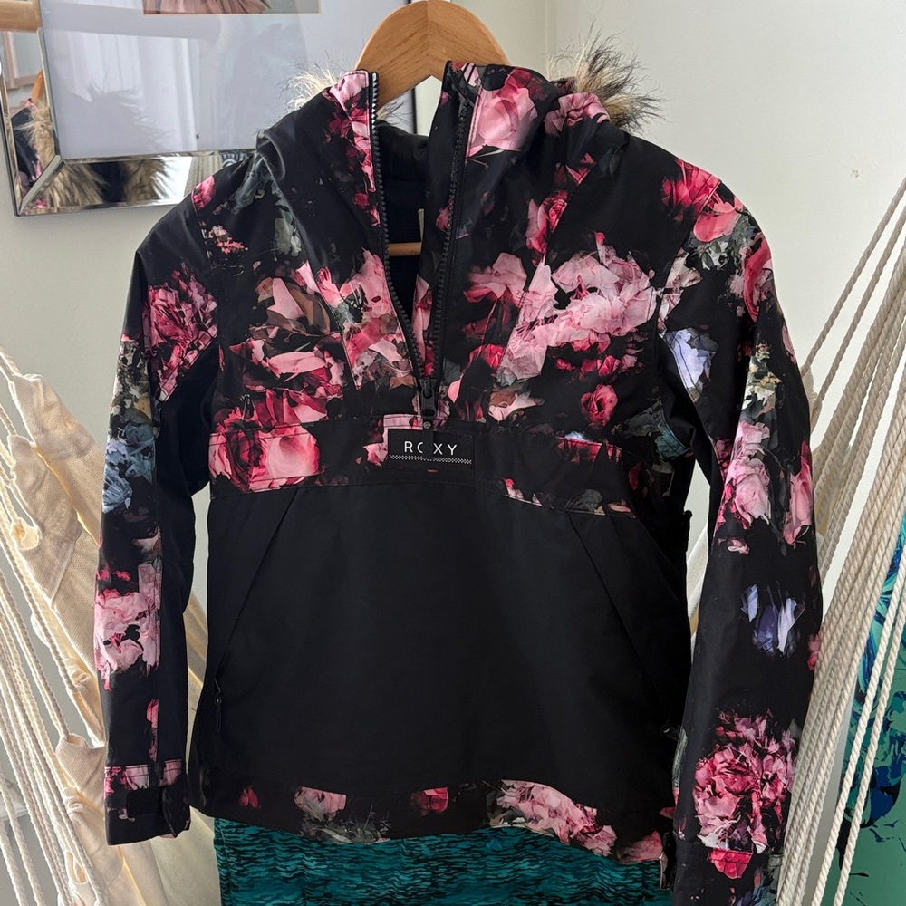 Roxy Girls Black and Pink Floral Ski Jacket size 8